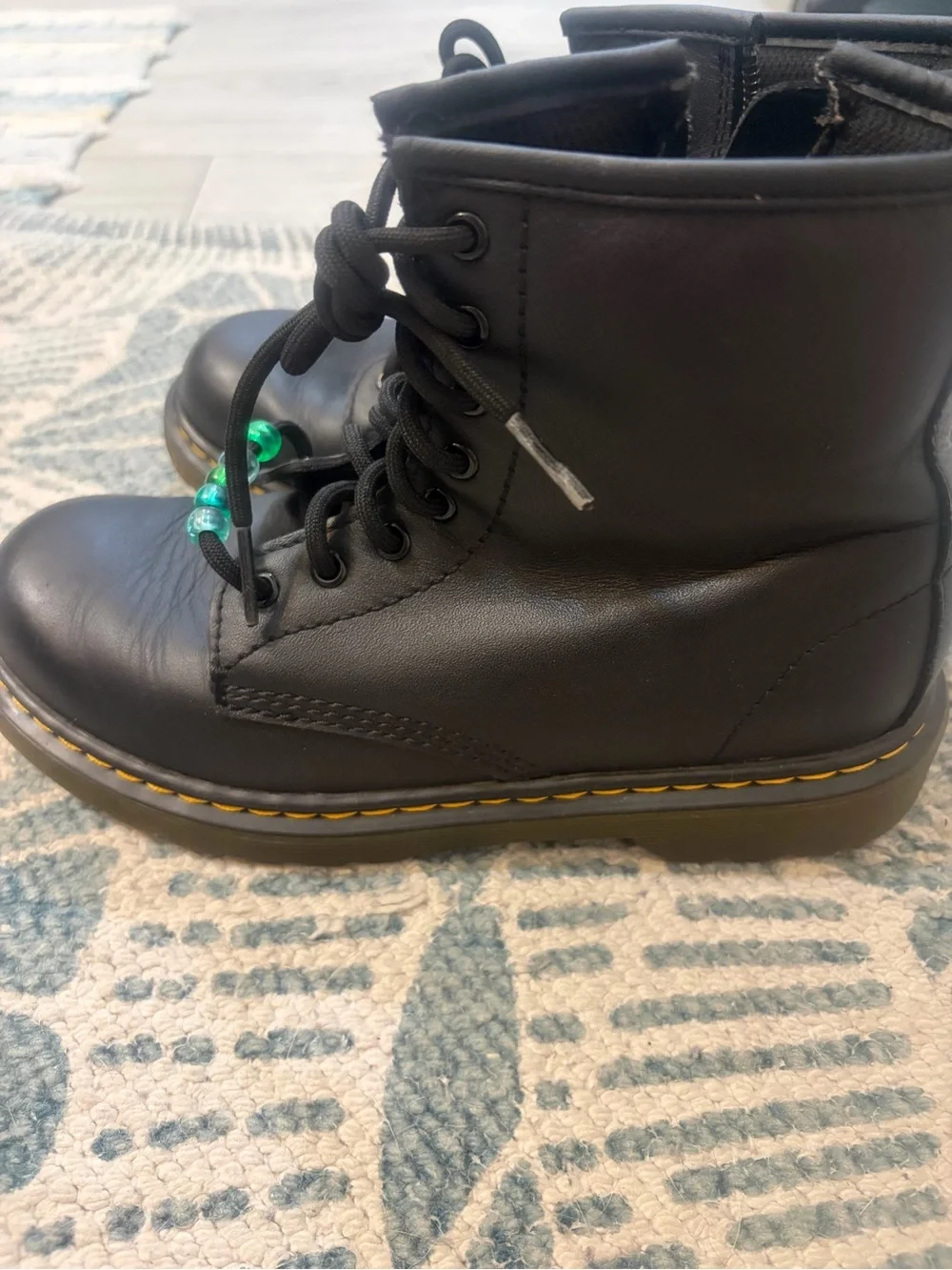 Dr. Martens youth black